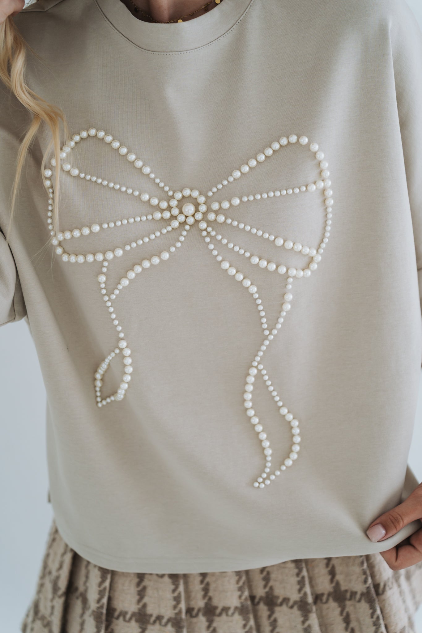 Pearl Bow Tee Beige | One Size / Fits 30-36