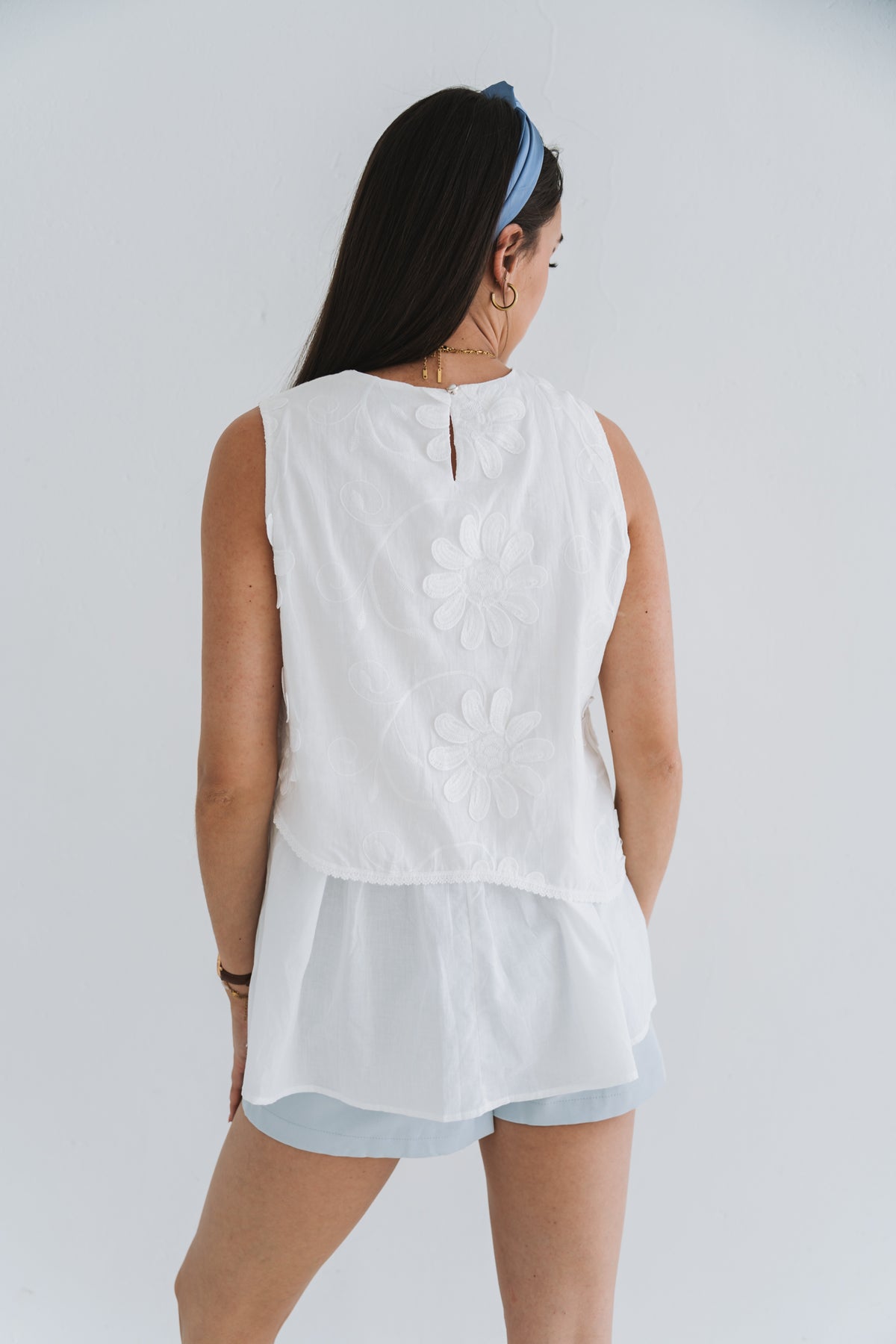 Embossed Classic Top White | One Size / Fits 30-34