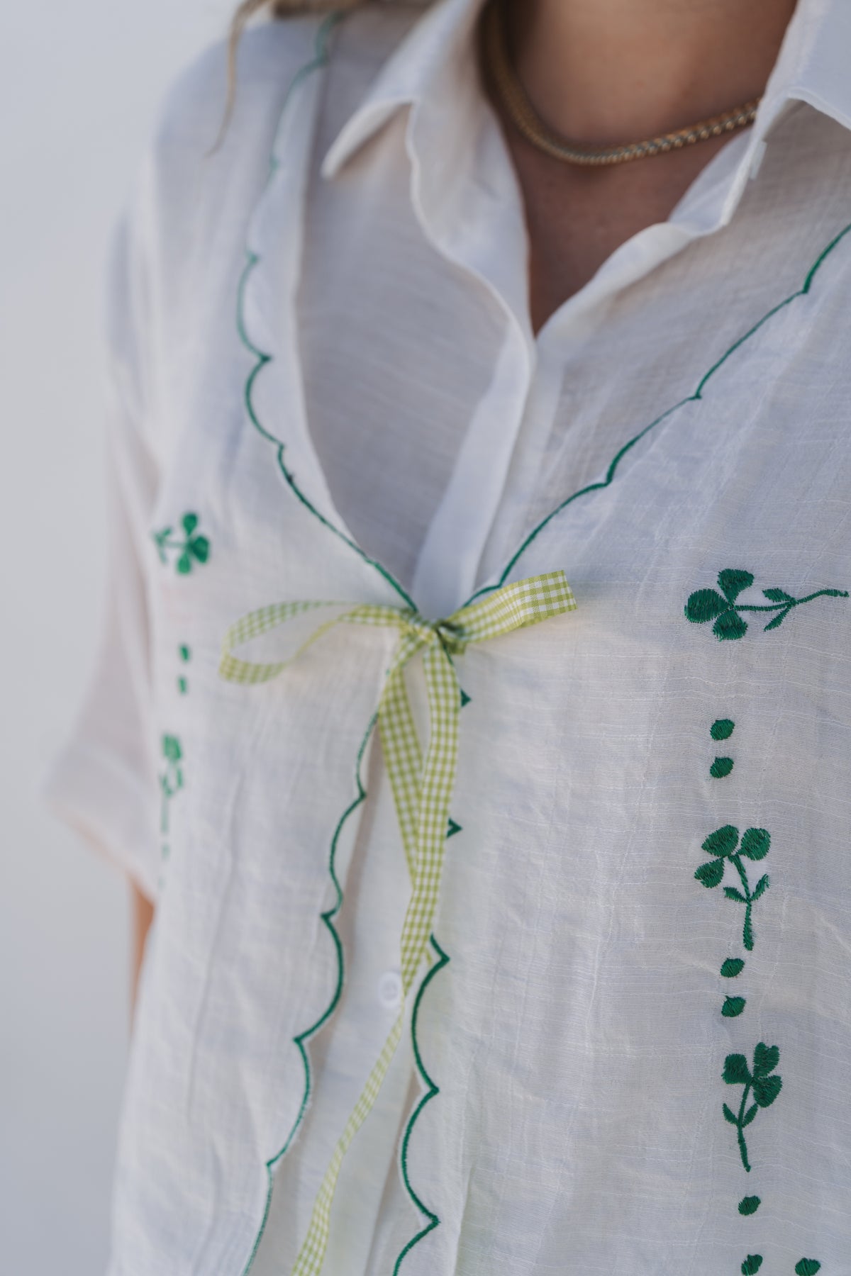 Scallop Blouse White | One Size / Fits 32-36