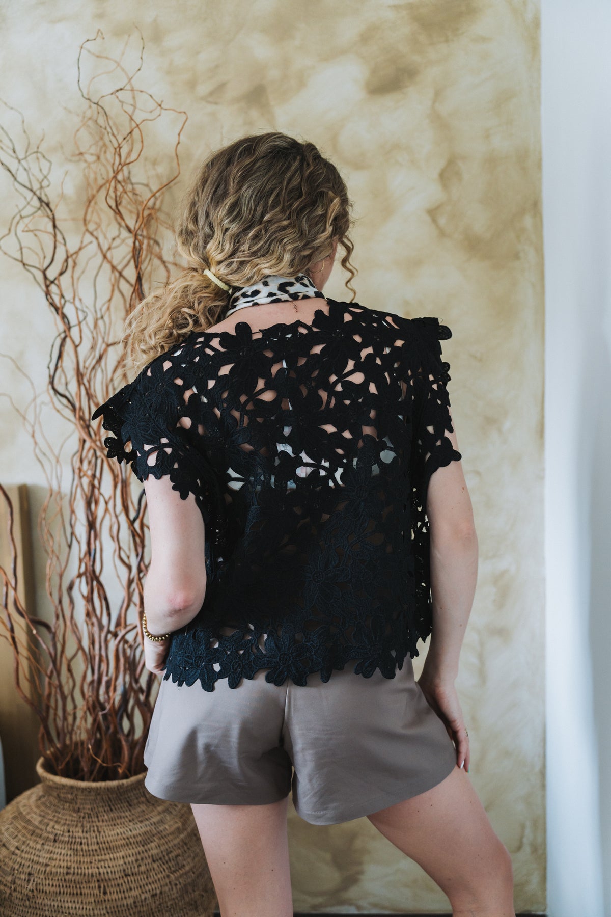 Lacey Over Black | One Size / Fits 30-34