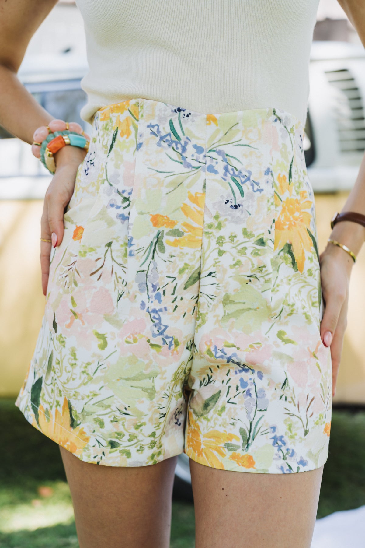 Statement Short Pastel
