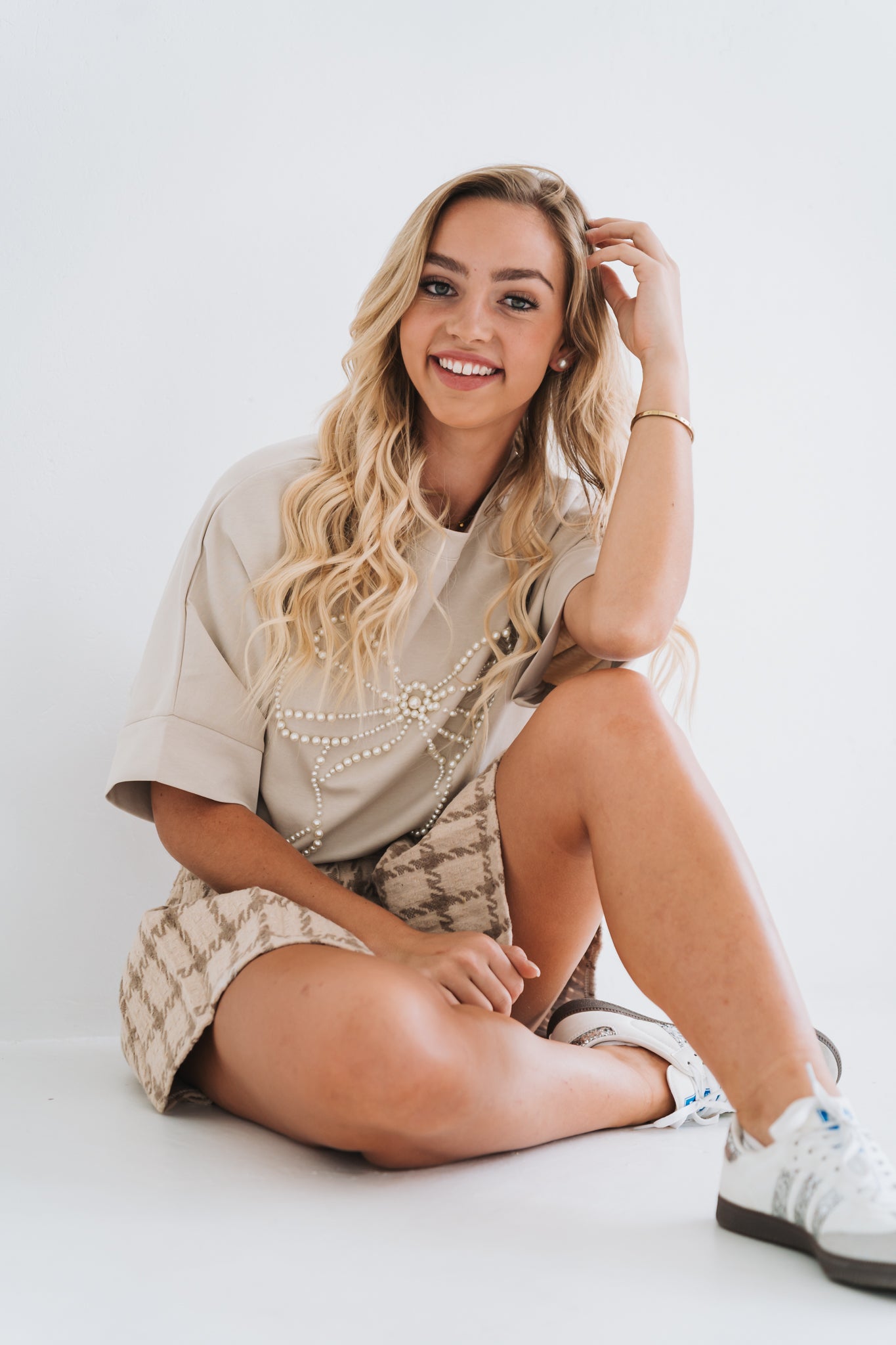 Pearl Bow Tee Beige | One Size / Fits 30-36