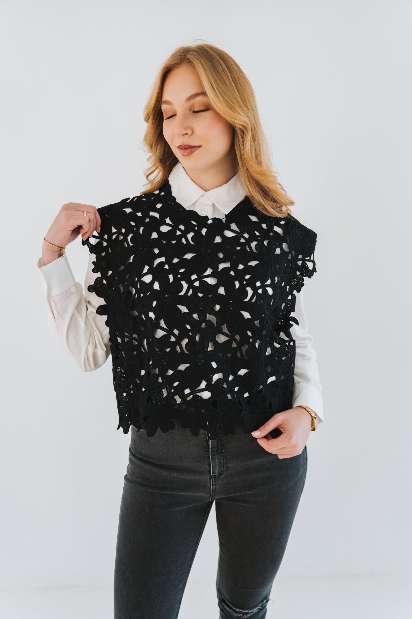 Lacey Over Black | One Size / Fits 30-34