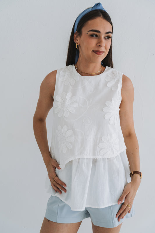 Embossed Classic Top White | One Size / Fits 30-34