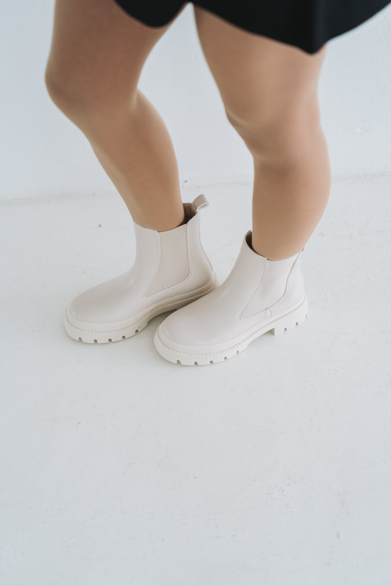 Chelsea Boot Cream